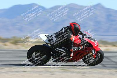 media/Nov-16-2025-Race Pace (Sun) [[8c5fa54630]]/Non Verified Riders (1st 20 Minutes)/3-Turn 3 Inside (11am)/